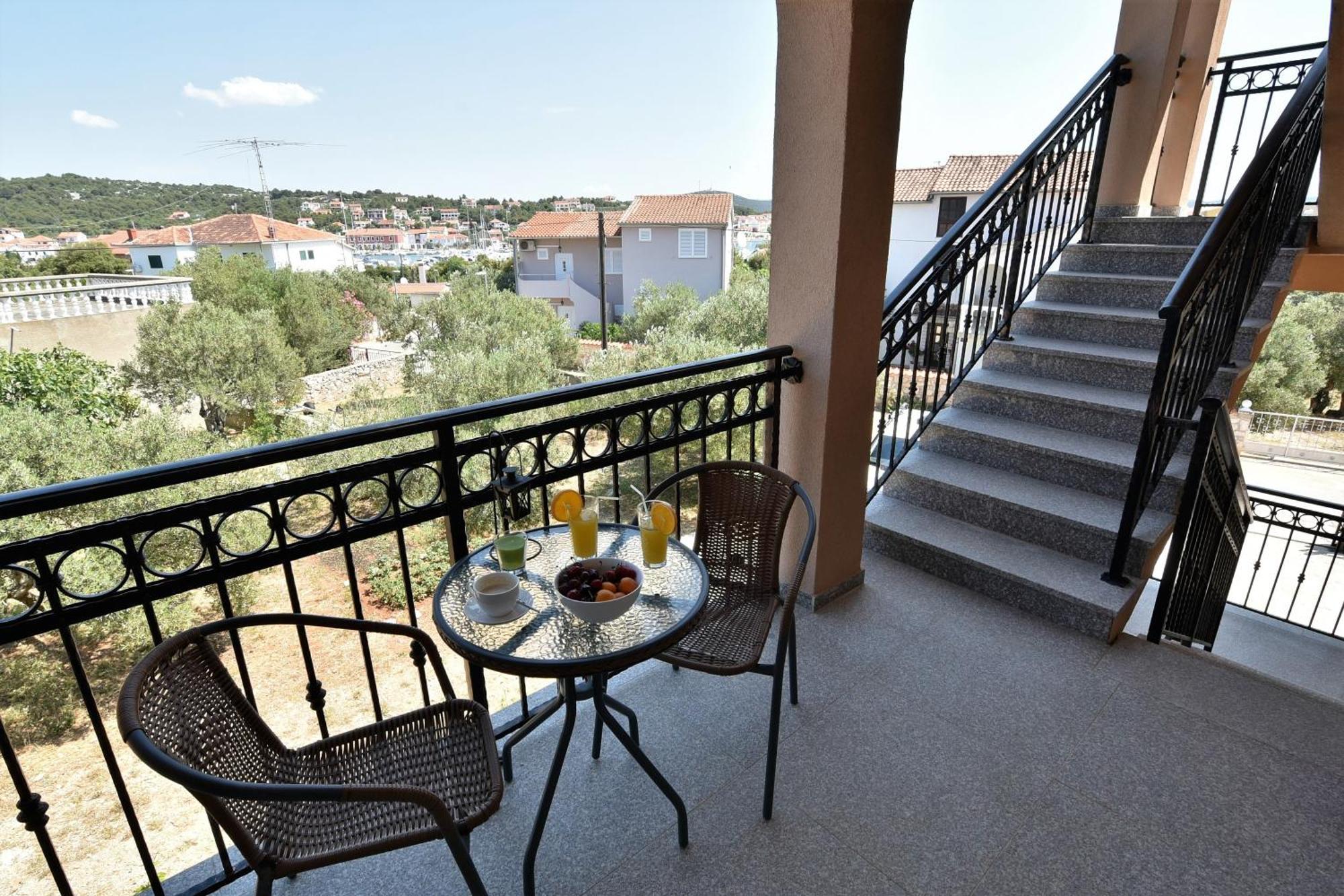 Apartmani Natasa Nino Jezera, Murter Habitación foto